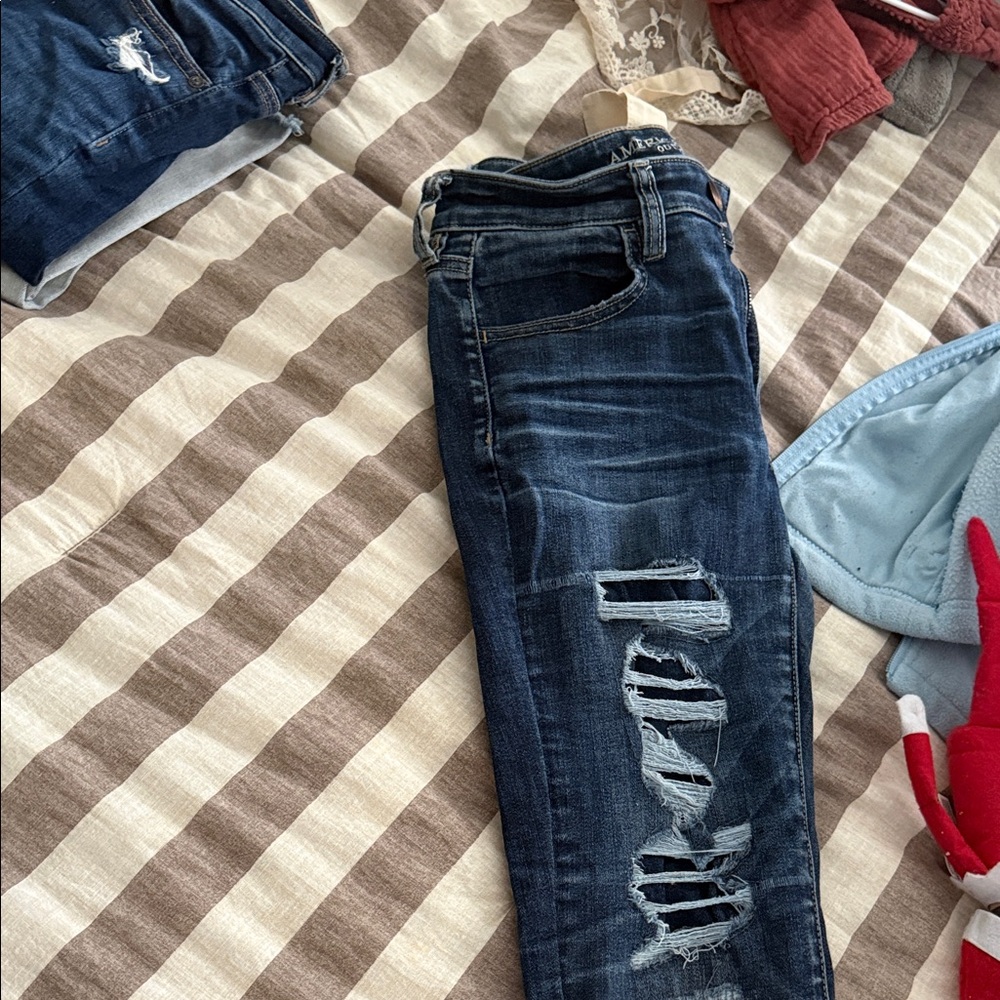 Stylish Blue Distressed Women Jeans